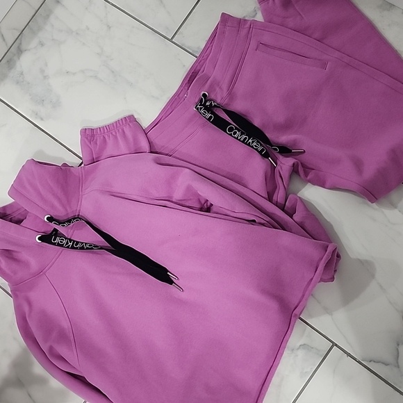 NWOT Calvin Klein Cropped Hoodie with Sweatpants XS/S - Picture 11 of 11
